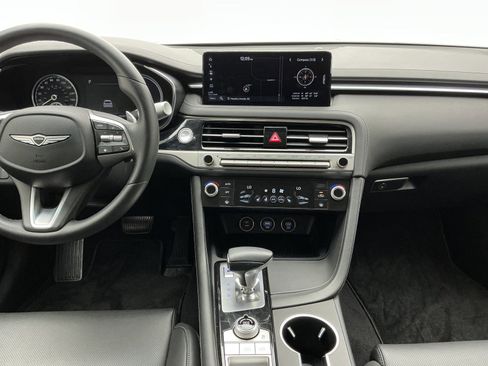 Used 2025 Genesis G70 2.5T image 18