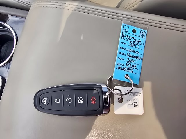 Used 2017 Lincoln Navigator Select AWD/4WD image 36