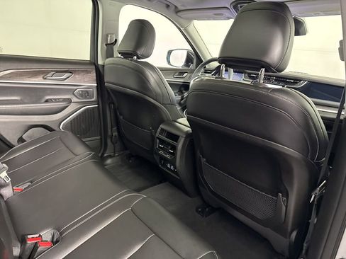 Used 2023 Jeep Grand Cherokee 4WD 4xe image 17