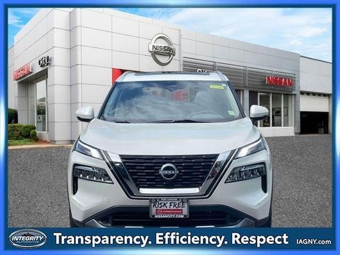 Used 2023 Nissan Rogue SL w/ SL Premium Package AWD/4WD image 2