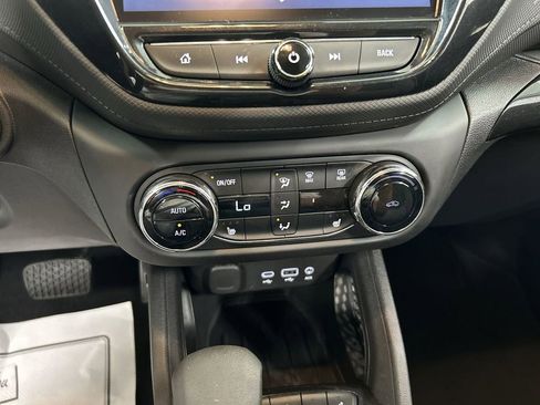 Used 2023 Chevrolet TrailBlazer LT w/ Convenience Package FWD image 16