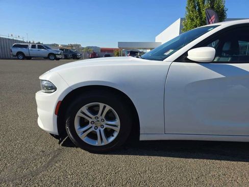 Used 2019 Dodge Charger SXT w/ Leather Interior Group RWD image 20