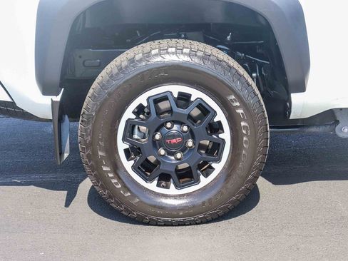Used 2024 Toyota Tacoma TRD Off-Road w/ TRD Off Road Premium Package AWD/4WD image 9