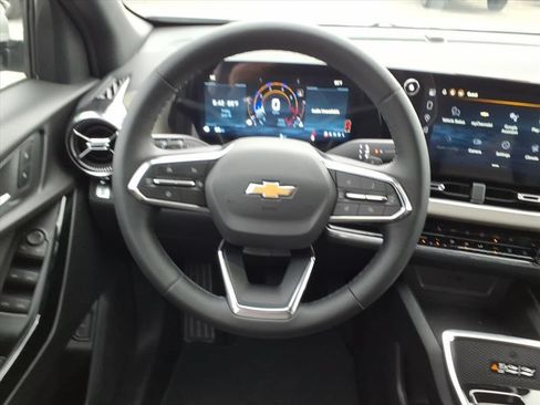 New 2026 Chevrolet Equinox LT w/ Convenience Package II FWD image 24
