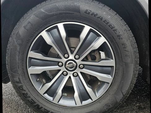 Used 2020 Nissan Armada SL w/ Premium Package image 40