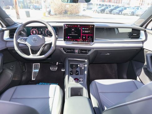 New 2026 Volkswagen Tiguan SE R-Line image 17