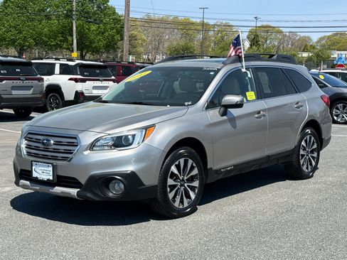 Used 2017 Subaru Outback 3.6R Limited AWD/4WD image 3