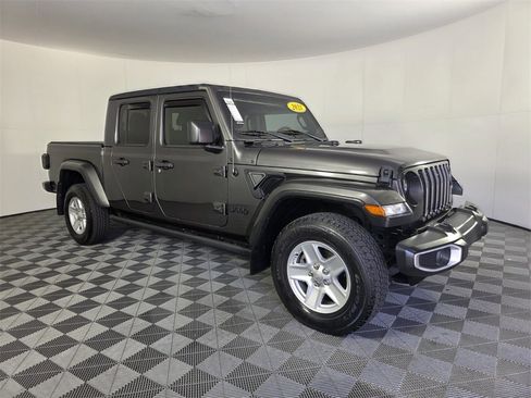 Used 2021 Jeep Gladiator Sport image 2