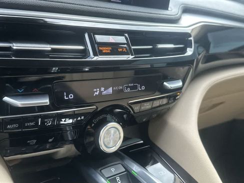 Used 2025 Acura MDX SH-AWD image 27