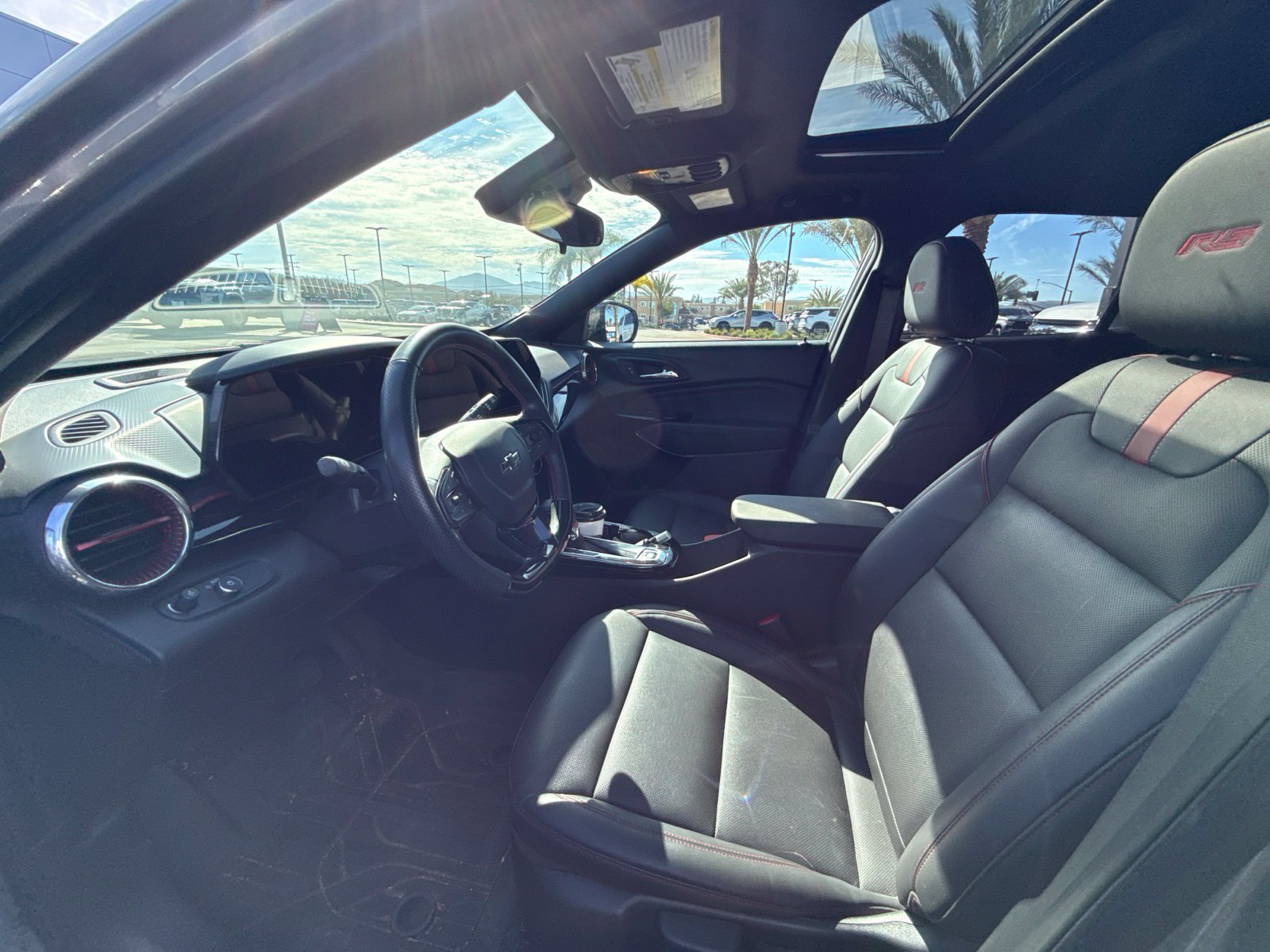 Used 2024 Chevrolet Trax RS w/ Sunroof Package FWD image 12