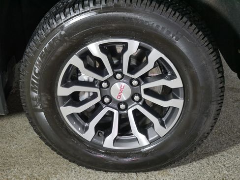Used 2021 GMC Sierra 1500 AT4 w/ AT4 Preferred Package AWD/4WD image 15