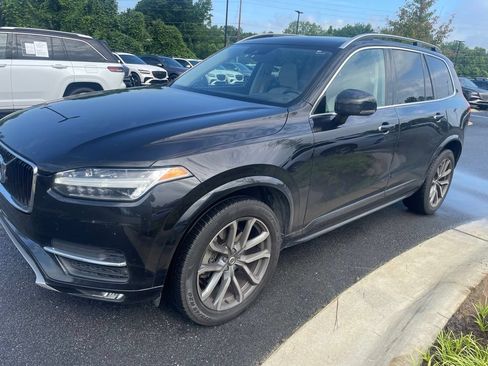 Used 2019 Volvo XC90 T5 Momentum w/ Protection Package Premier FWD image 2