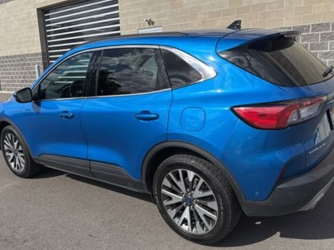 Used 2020 Ford Escape Titanium AWD/4WD image 4