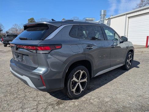 New 2025 Volkswagen Tiguan SE image 4