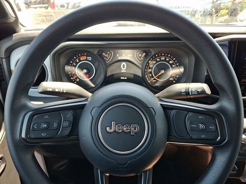 Used 2026 Jeep Wrangler Sport AWD/4WD image 17