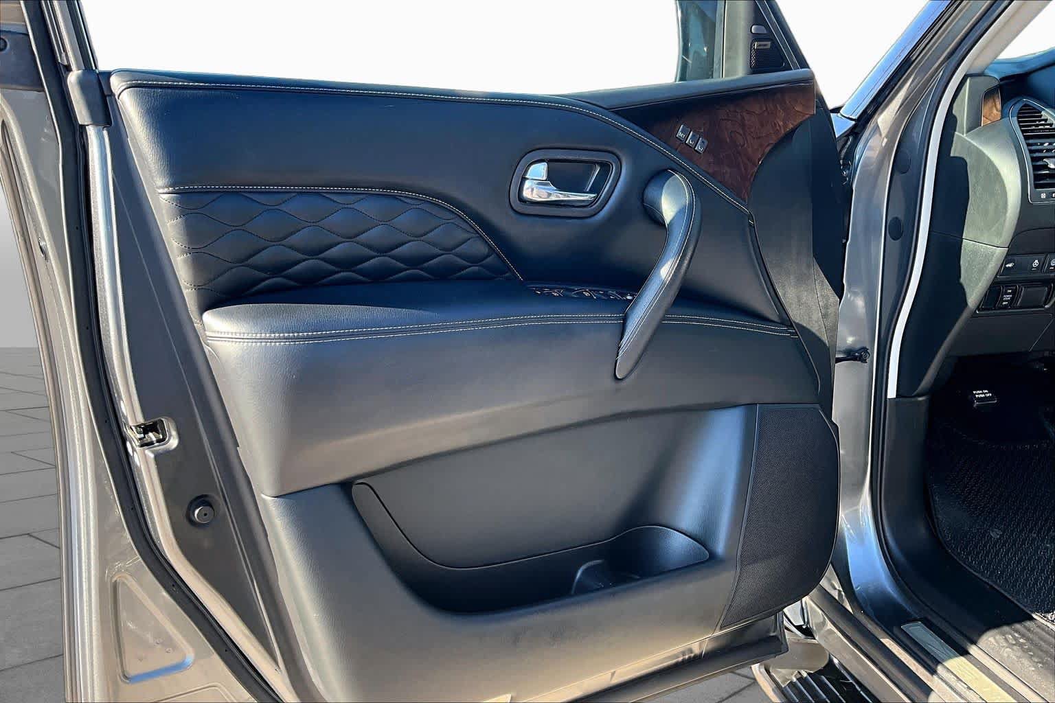 Used 2018 INFINITI QX80 2WD w/ Deluxe Technology Package image 22
