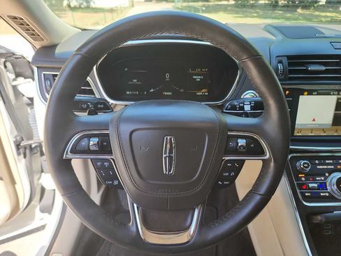 Used 2017 Lincoln Continental Reserve w/ Technology Package AWD/4WD image 16