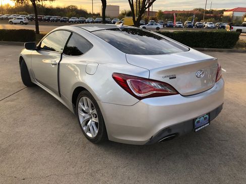Used 2013 Hyundai Genesis 2.0T image 8
