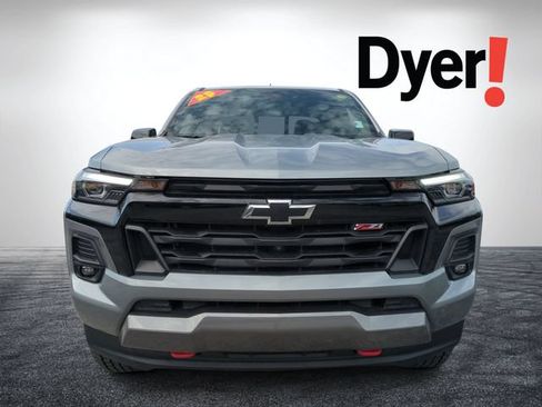 Certified 2025 Chevrolet Colorado Z71 w/ Technology Package AWD/4WD image 9