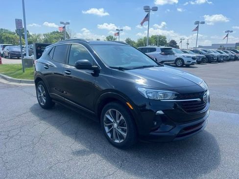 Used 2020 Buick Encore GX Select w/ Sport Touring Package FWD image 3
