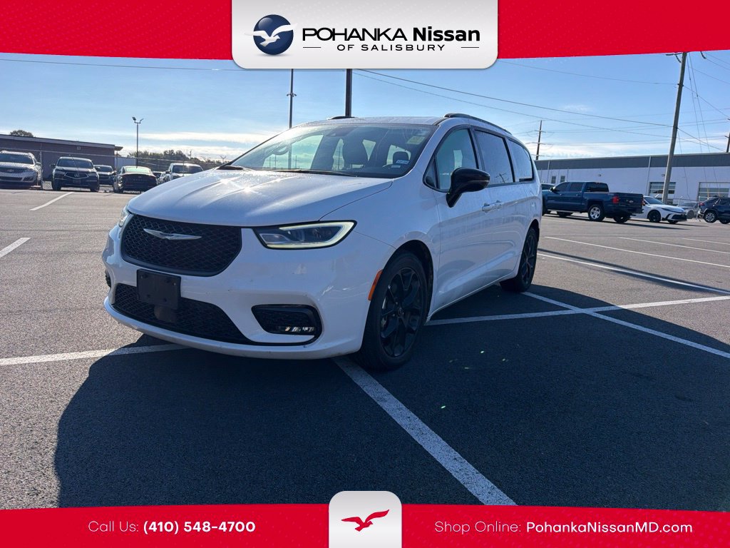 Used 2025 Chrysler Pacifica Limited FWD image 1