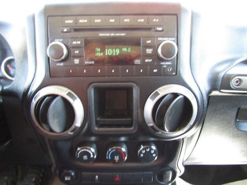 Used 2012 Jeep Wrangler Unlimited Sport AWD/4WD image 13