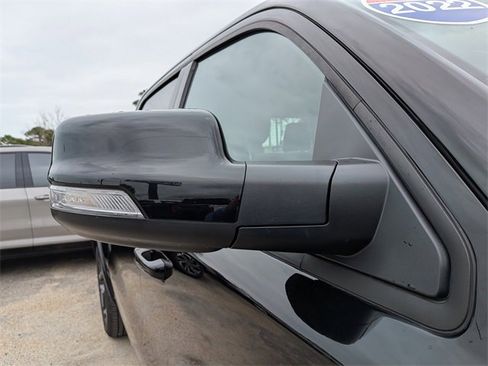 Used 2022 RAM 1500 Limited w/ Night Edition image 10