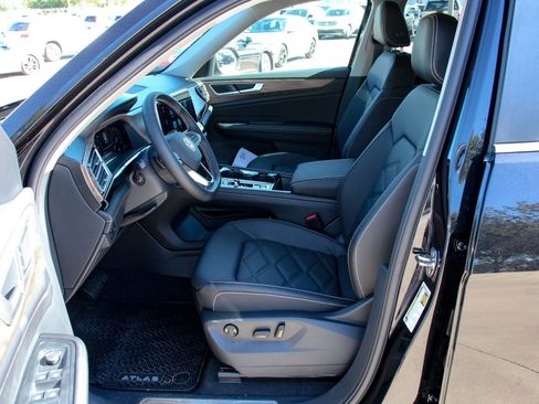 New 2026 Volkswagen Atlas SE FWD image 10
