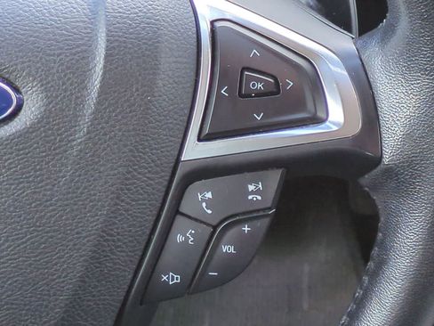 Used 2017 Ford Fusion SE w/ Fusion SE Technology Package FWD image 24