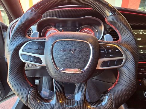 Used 2022 Dodge Charger SRT Hellcat w/ Harman/Kardon Audio Group image 27