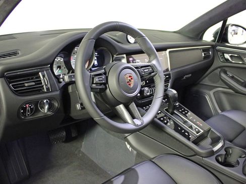 Certified 2026 Porsche Macan GTS AWD/4WD image 4