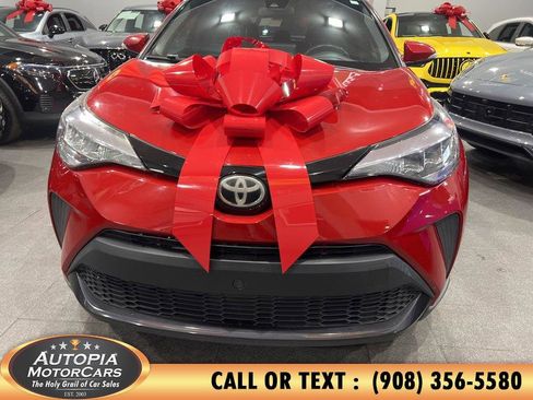 Used 2020 Toyota C-HR XLE image 8