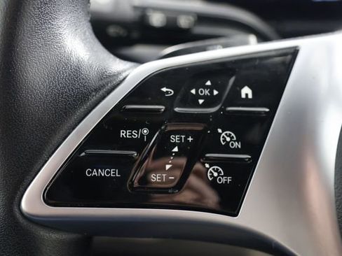 Used 2024 Mercedes-Benz GLA 250 4MATIC w/ Winter Heating Package image 11