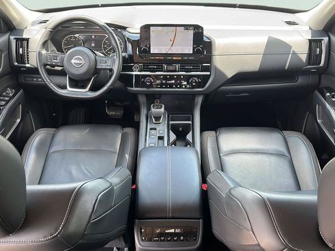 Used 2023 Nissan Pathfinder SL FWD image 18