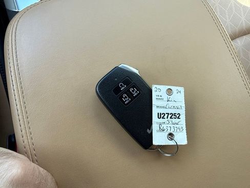 Used 2024 Kia Carnival EX FWD image 28