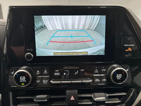 Certified 2026 Toyota Highlander XLE AWD/4WD image 11