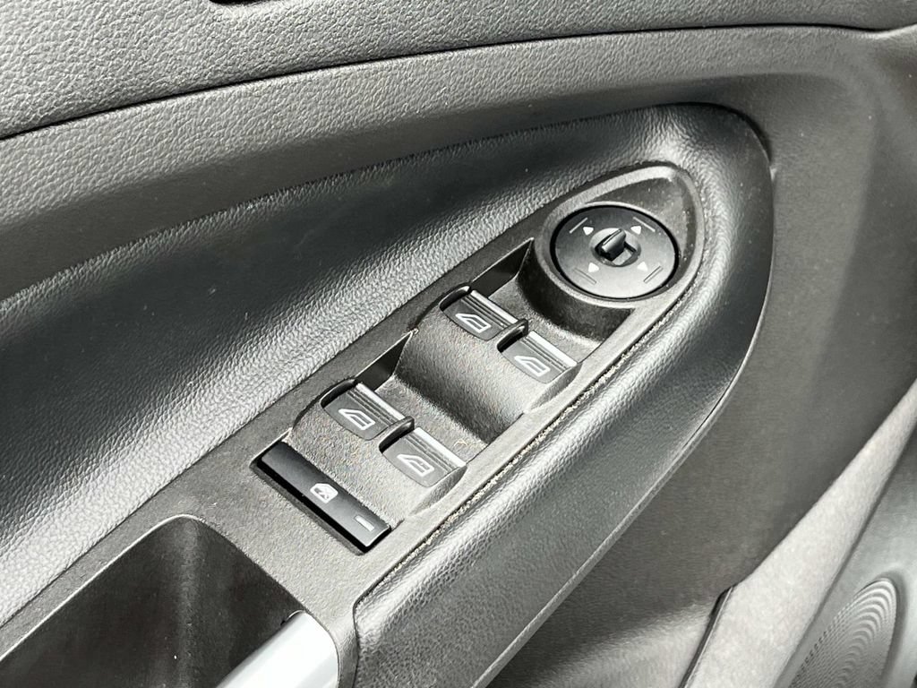 Used 2019 Ford Escape SE FWD image 27