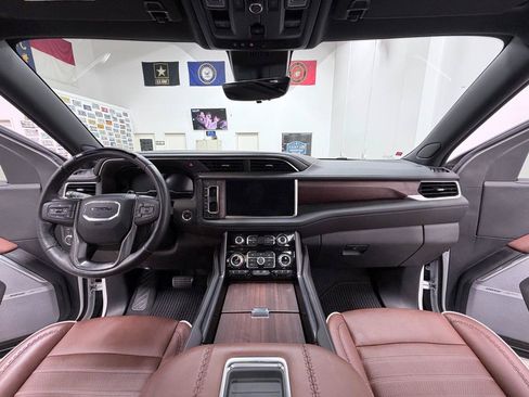 Used 2024 GMC Yukon Denali Ultimate AWD/4WD image 26