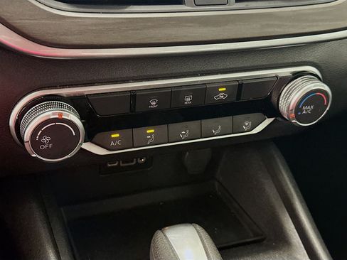 Used 2025 Nissan Altima 2.5 SV FWD image 23