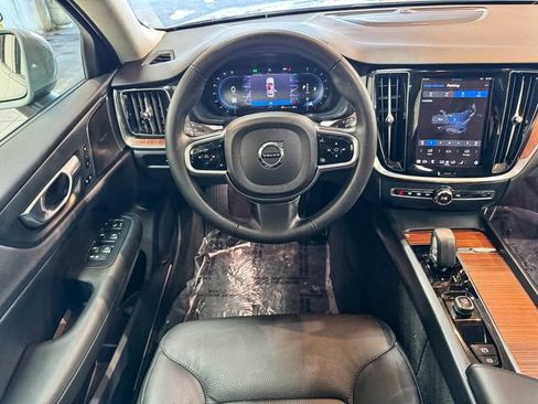 Used 2024 Volvo V60 B5 Cross Country Plus w/ Protection Package Premier image 34