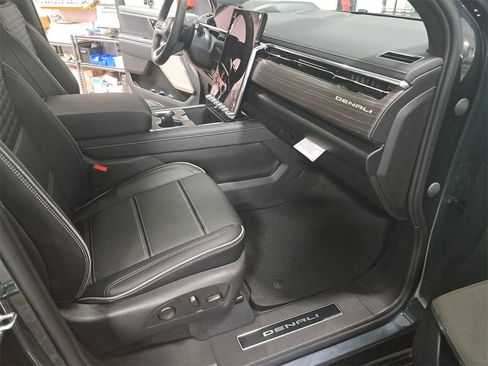 New 2025 GMC Sierra EV Denali image 10