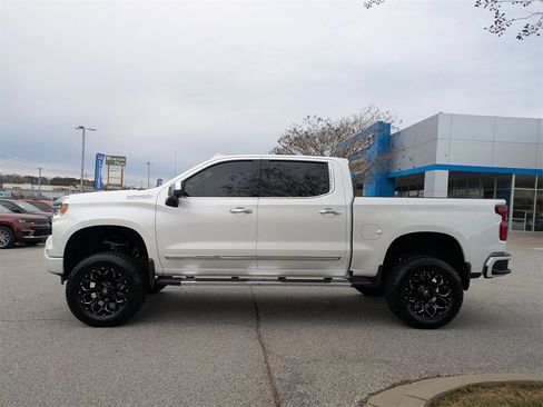 Used 2024 Chevrolet Silverado 1500 High Country w/ High Country Premium Package image 5