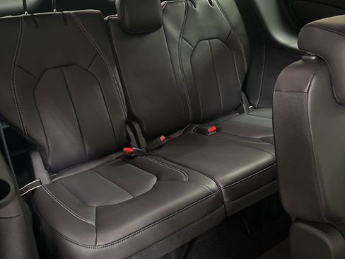 New 2026 Chrysler Pacifica Select image 37