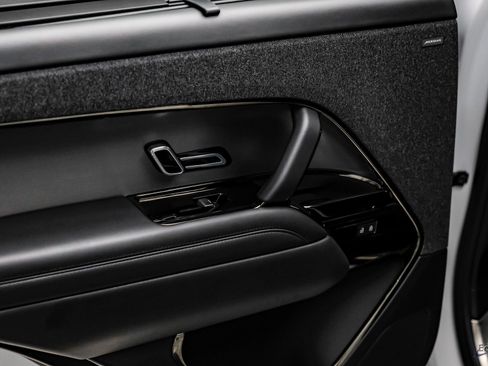 Used 2025 Land Rover Range Rover Sport Dynamic SE image 75