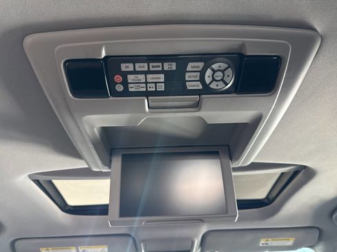 Used 2018 Honda Pilot Elite image 32