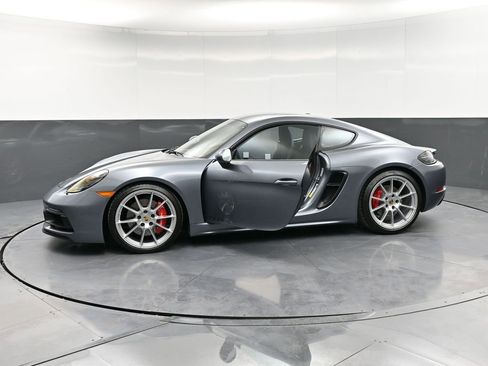 Certified 2025 Porsche 718 Cayman GTS RWD image 35