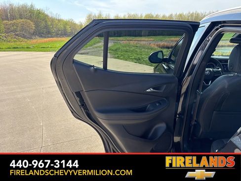 Used 2023 Buick Encore GX Select w/ Sport Touring Package FWD image 38
