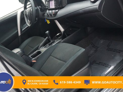 Used 2016 Toyota RAV4 LE FWD image 8
