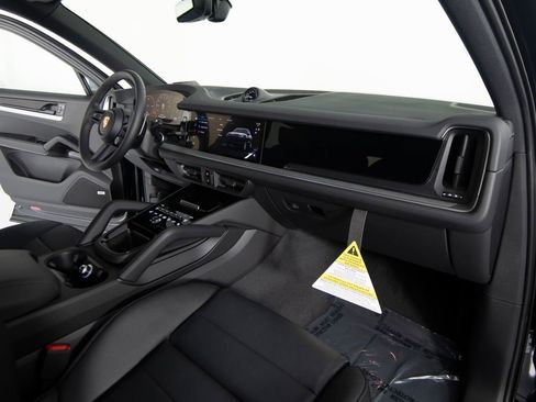 New 2026 Porsche Cayenne E-Hybrid image 30