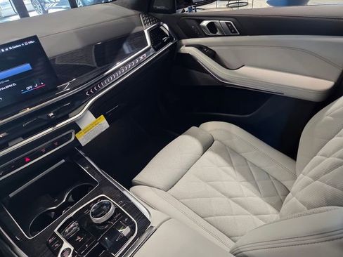 New 2026 BMW X7 xDrive40i w/ M Sport Package image 16